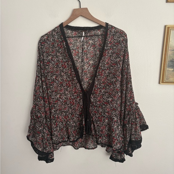 Free People Tops - Free People Floral Tie-Front Bell Sleeve Kimono Blouse Women’s Small Boho Chic